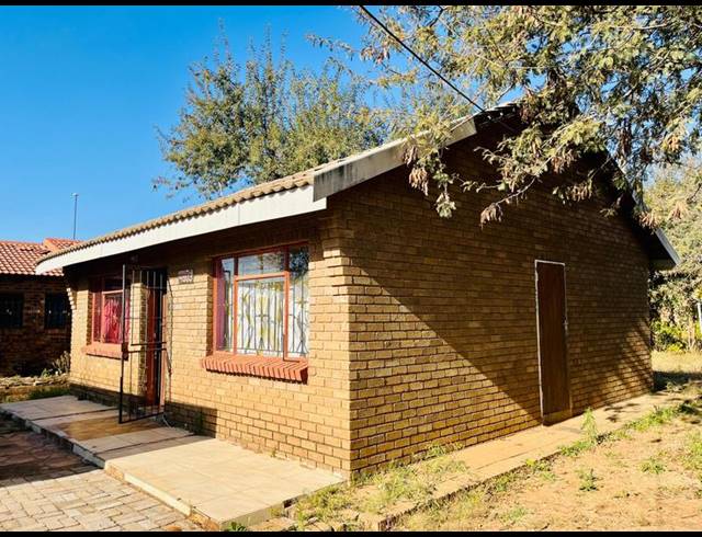2 BEDROOM PROPERTY TO RENT IN MMABATHO 13